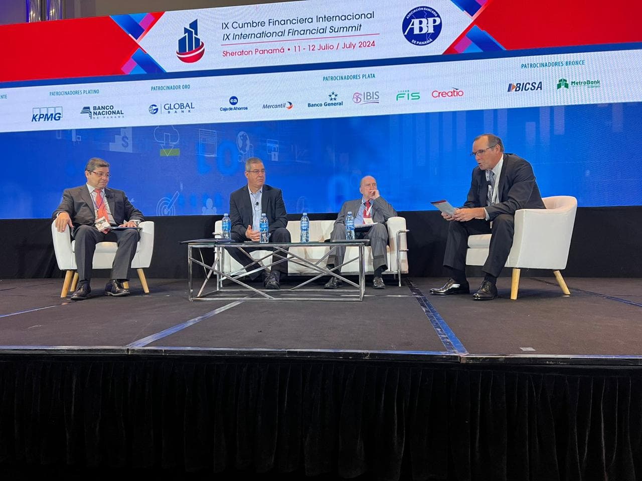 Socios de ELEMENTE en panel de la Cumbre Financiera Internacional (ABP)